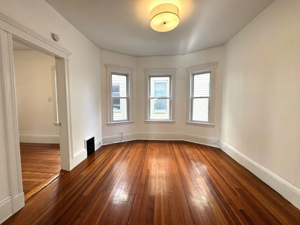 67 Washburn Ave, North Cambridge