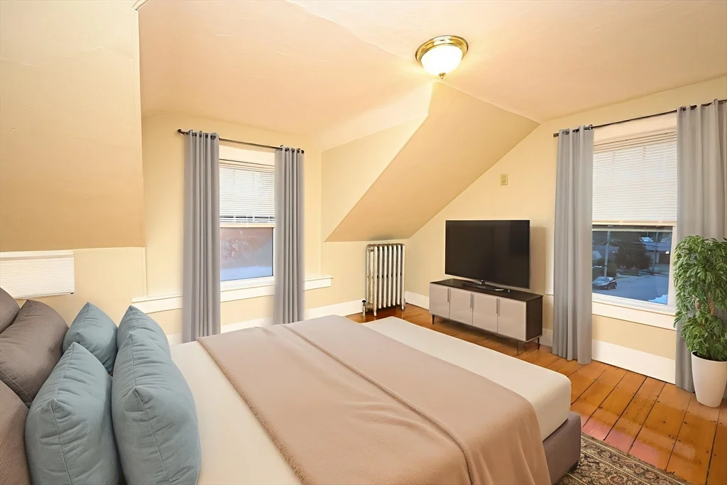 32 Sheppard Ave, Braintree