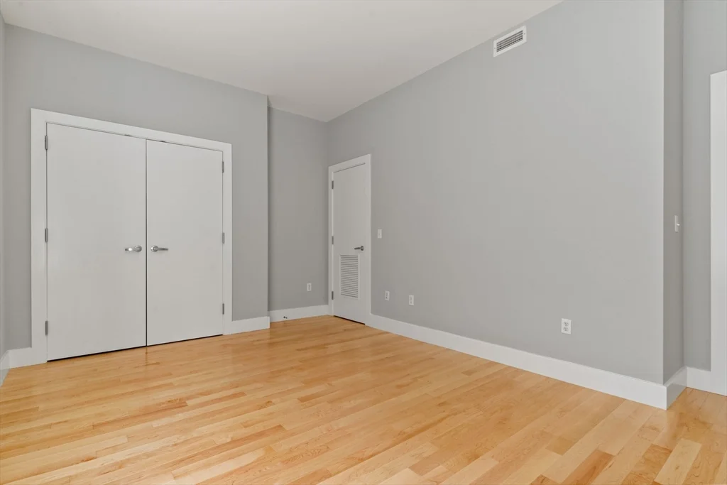 70 Lincoln, Leather District