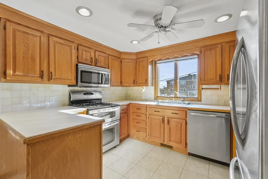 72 Cambridge Rd, Woburn