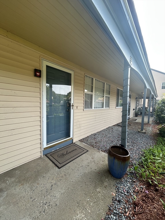 66 Kennedy Dr, Chelmsford