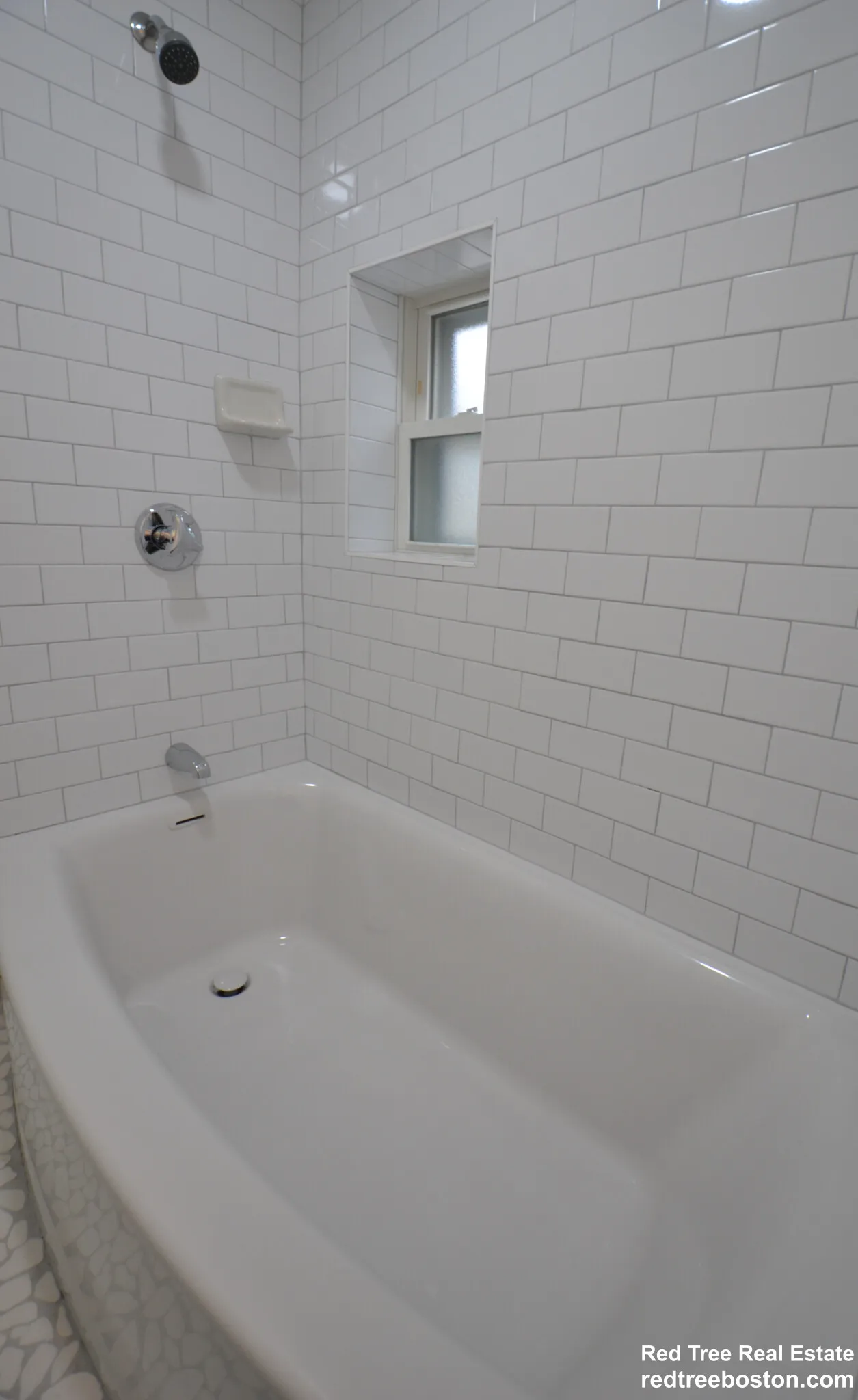 15 Avalon St, Revere