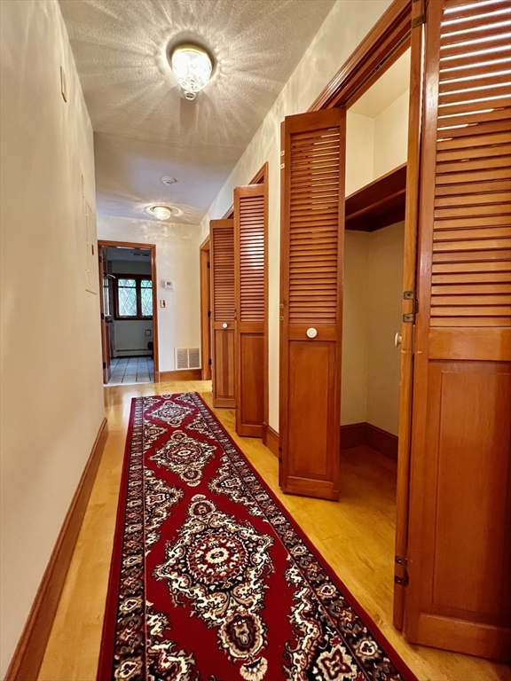 177 R Faneuil St, Oak Square