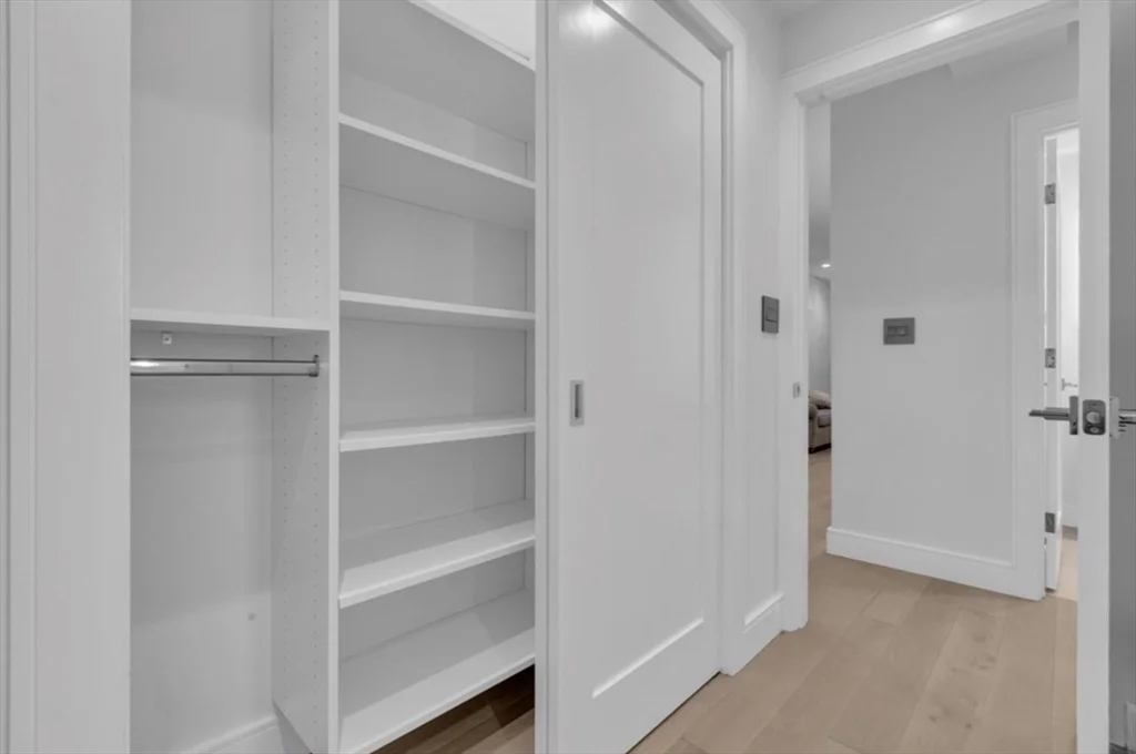 708 E 6th St, South Boston