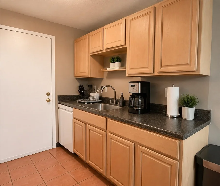 8 Village Rock Ln, Natick