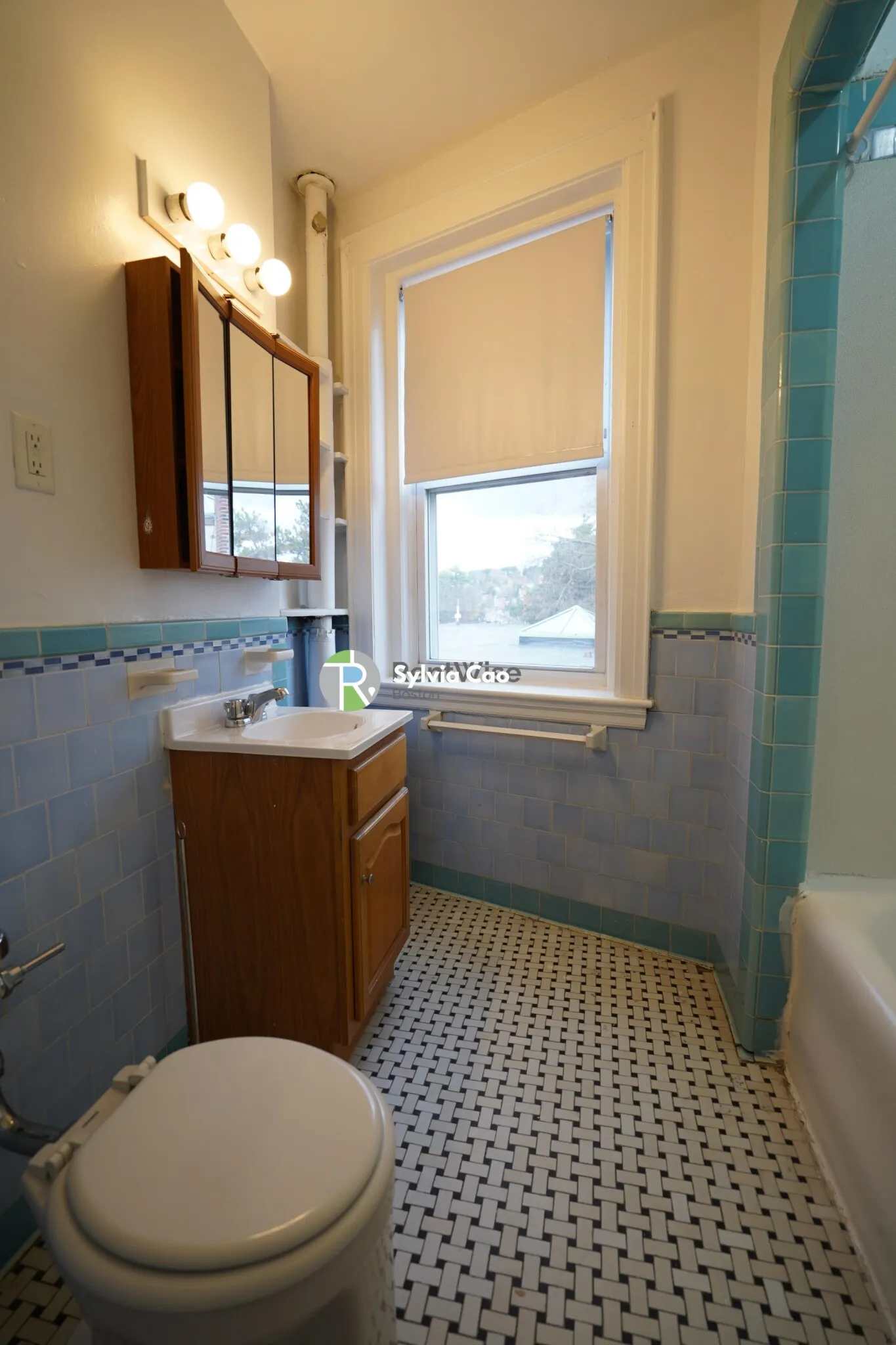 2045 Commonwealth Ave, Brighton