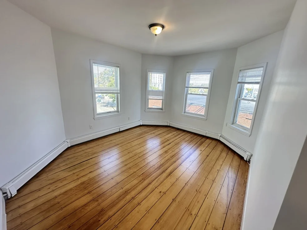 61 Webster Ave, Ward Two