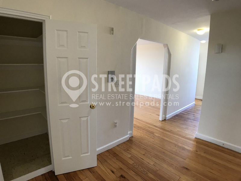 60 Brattle St, Harvard Square