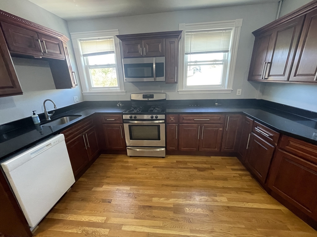 330 Western Ave, Riverside