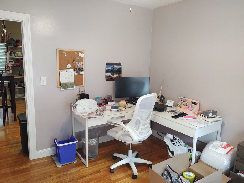 20 Fay Ct, Marlborough