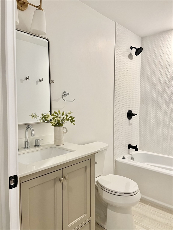 17 Maywood St, Roxbury