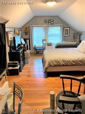 35 Irvington Rd, Tufts