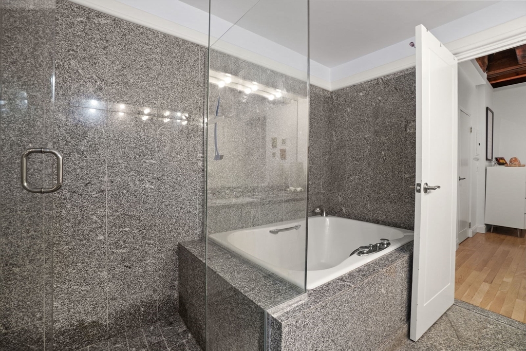 28-32 Atlantic Ave, Waterfront