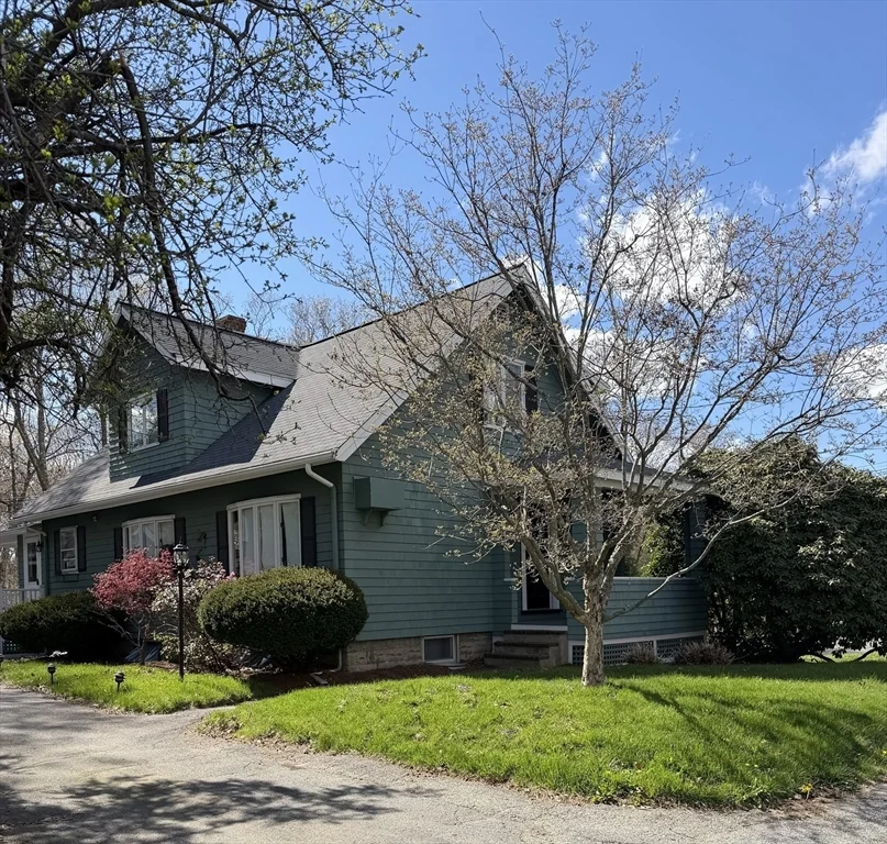 500 Lowell St, Lexington