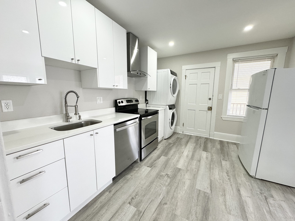 57 Burrell St, Roxbury