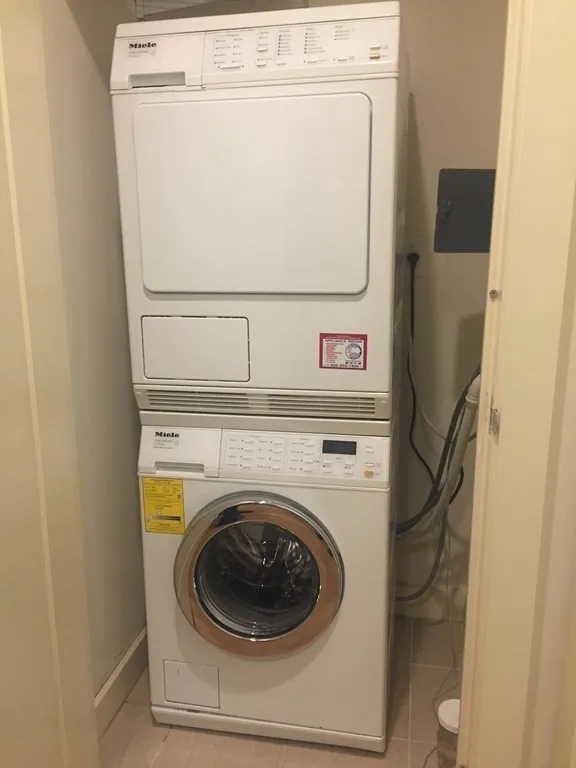 400 Stuart St, Back Bay