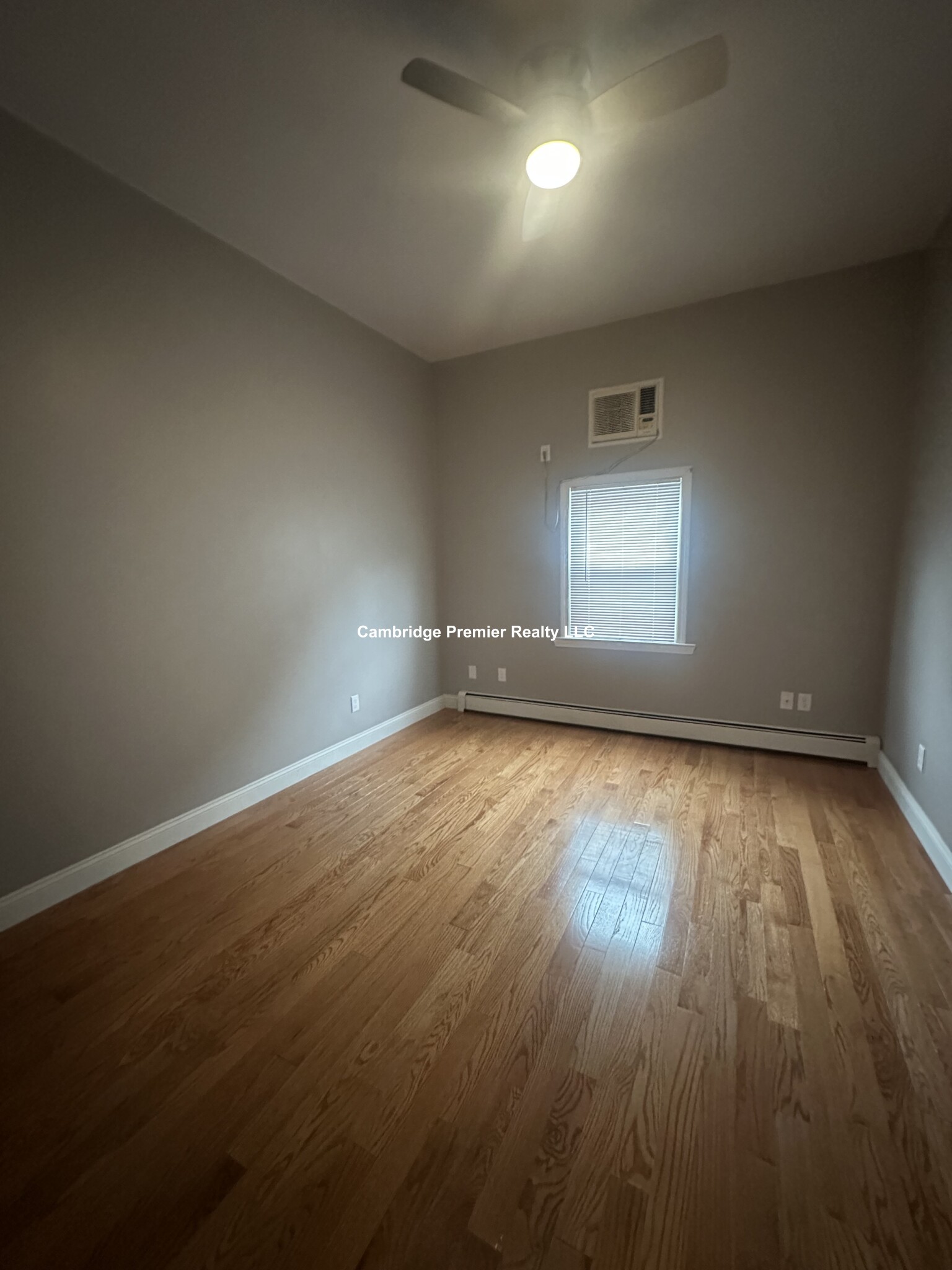 126 Washington St, Medford