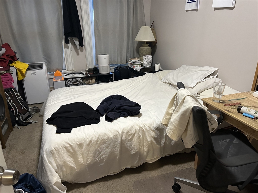 14 Evergreen Sq, Somerville