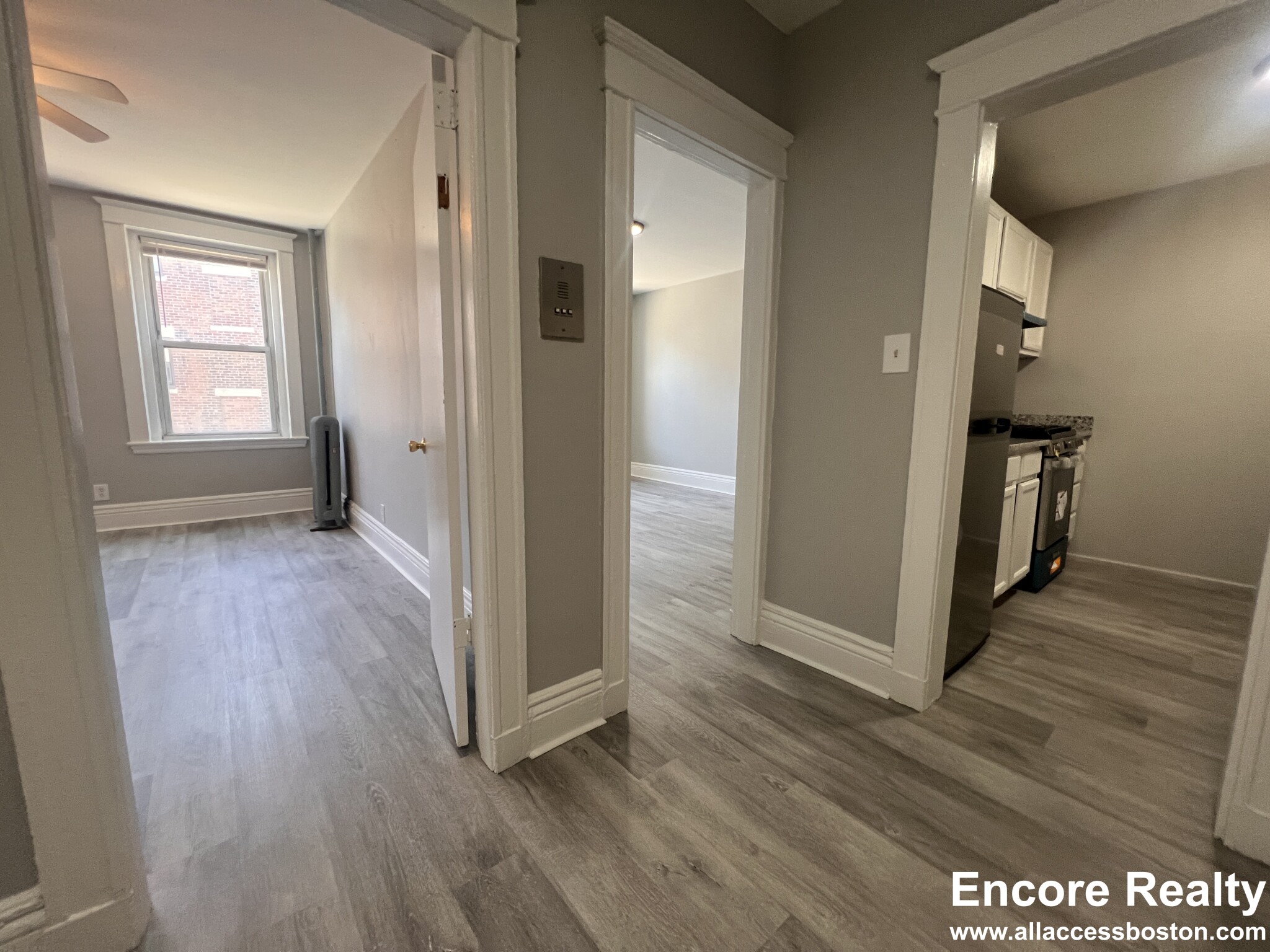 376 Riverway, Mission Hill