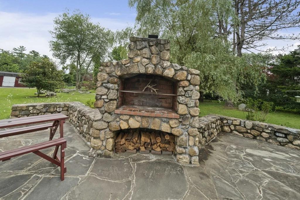 114 Main St, Norwell