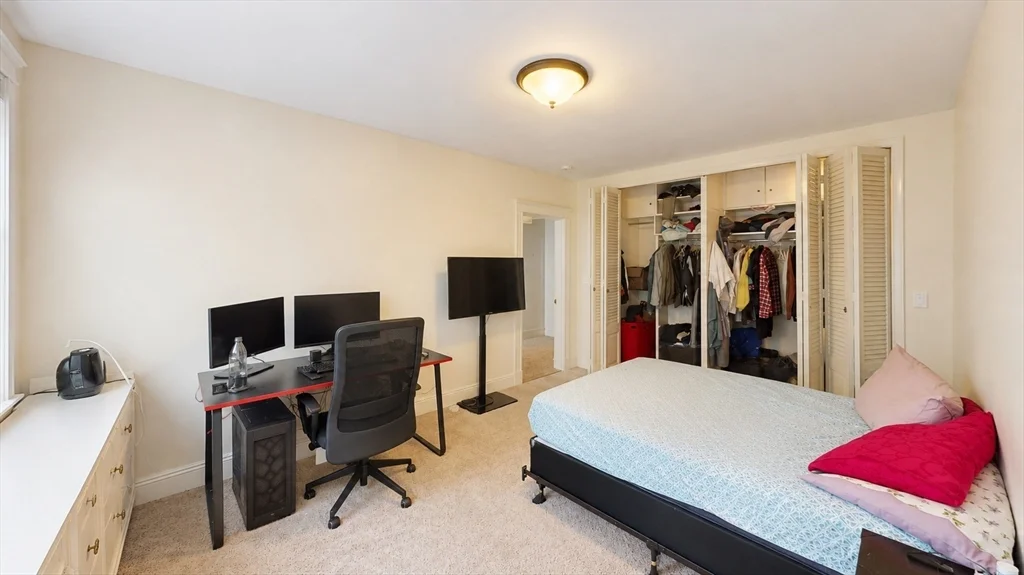 70 Winchester St, Coolidge Corner