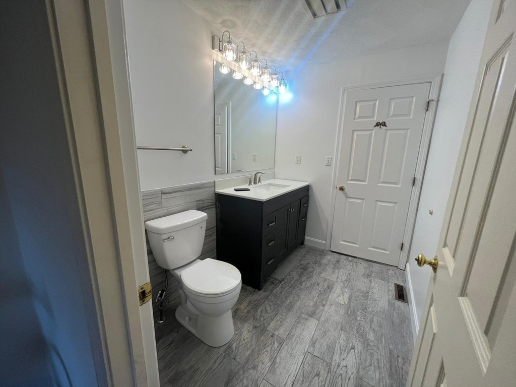 162 East Emerson Rd, Lexington