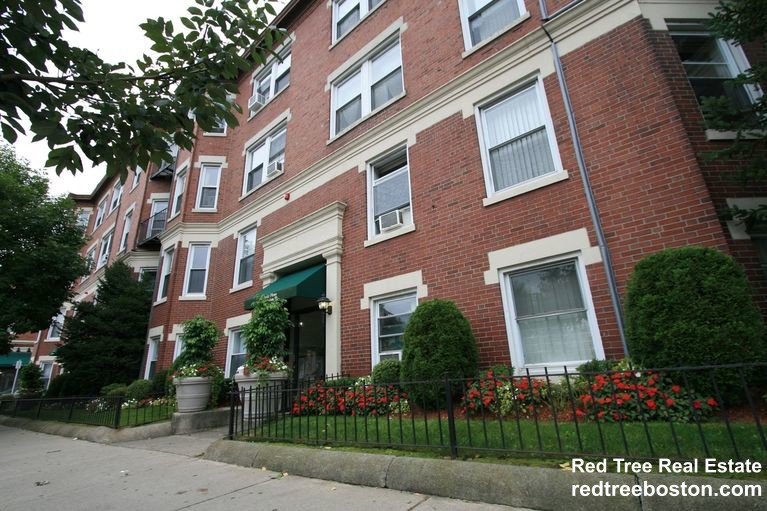 437 Cambridge St, Allston