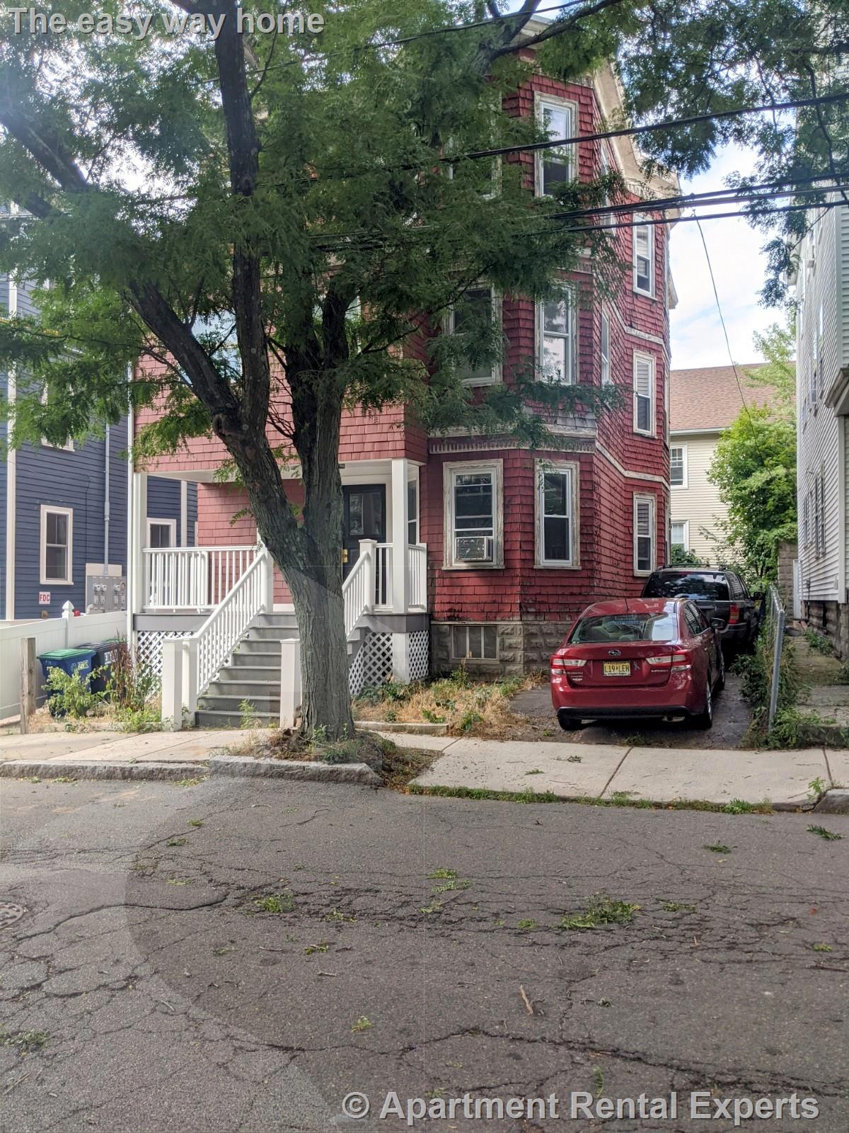 79 Conwell Ave, Tufts