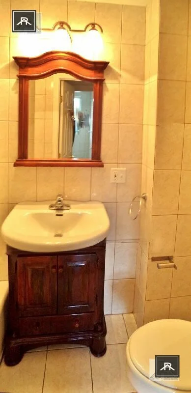 73 Thatcher St, North Brookline