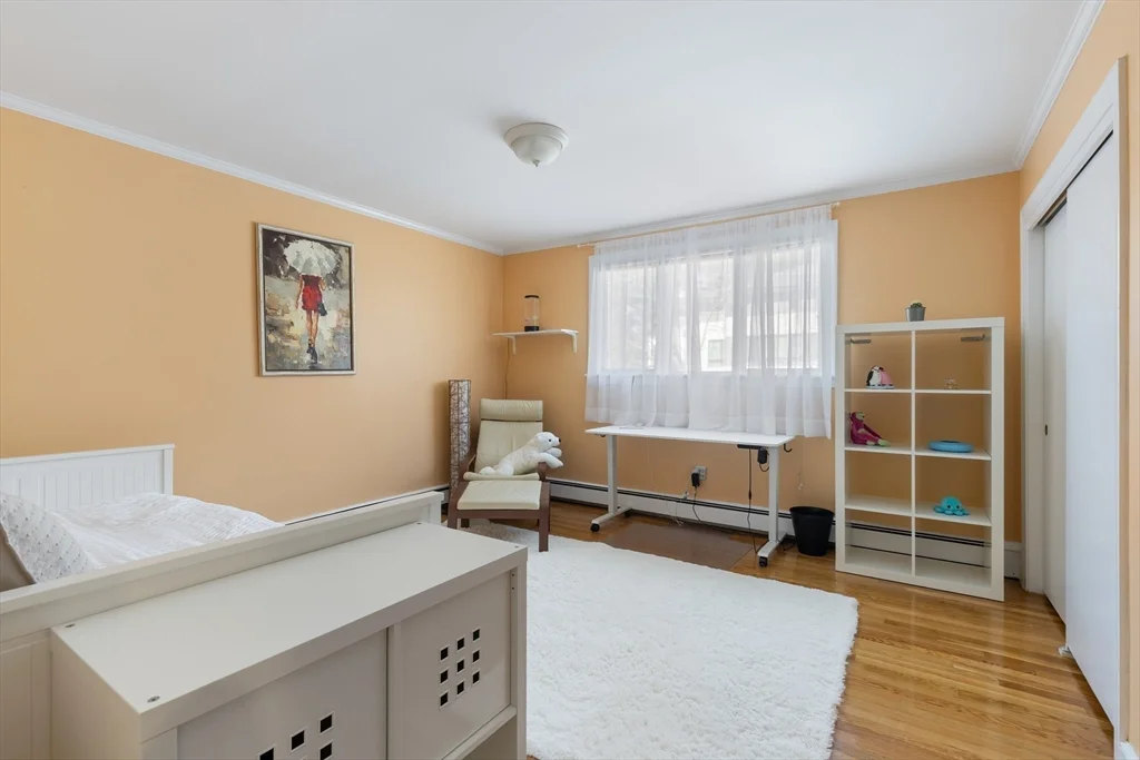 10 Stonewood Dr, Newton