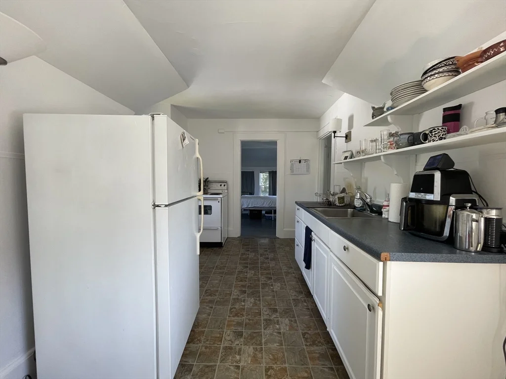 22 Cleveland Ave, Woburn