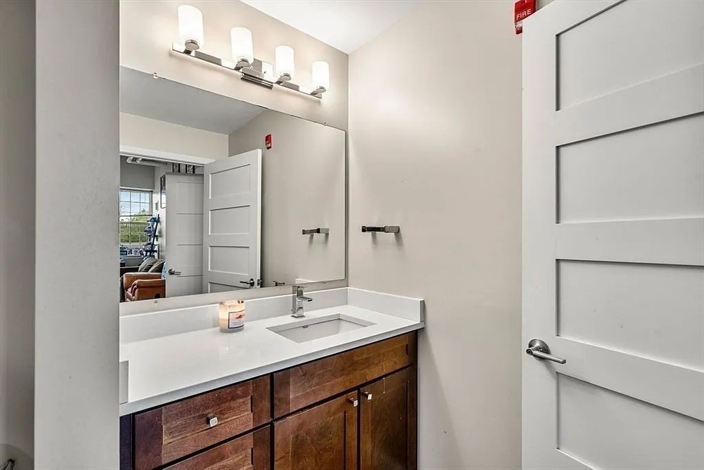 130 John St, Downtown