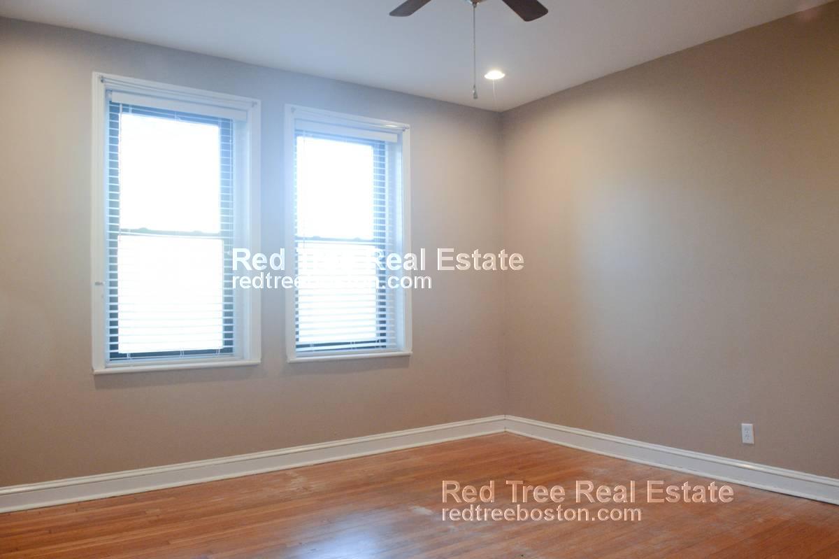 1404 Commonwealth Ave, Brighton