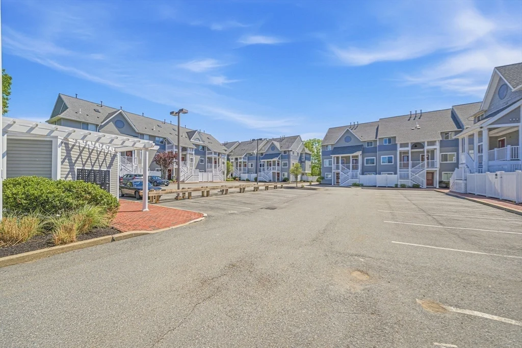 20 Ship Ave, Glenwood