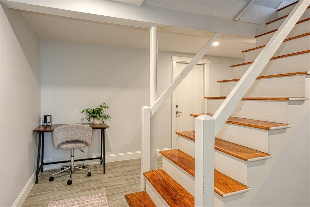 21 Fessenden Rd, Arlington