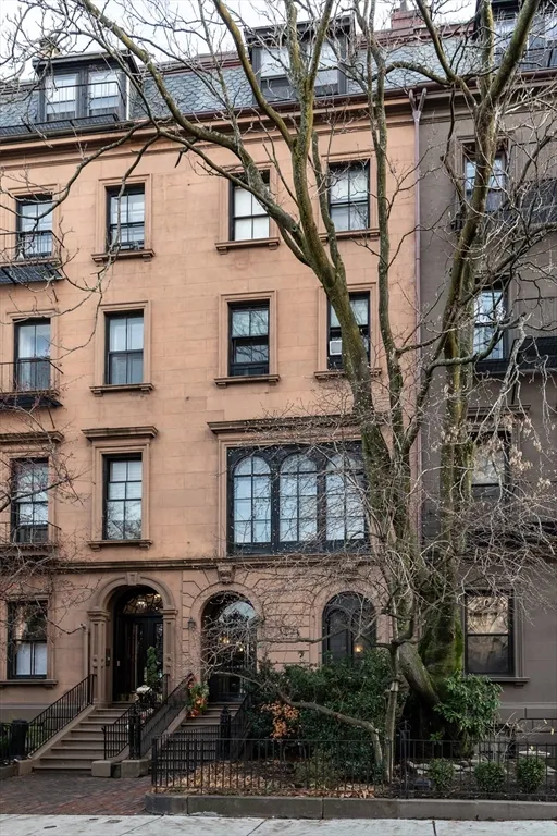 107 Beacon St, Back Bay