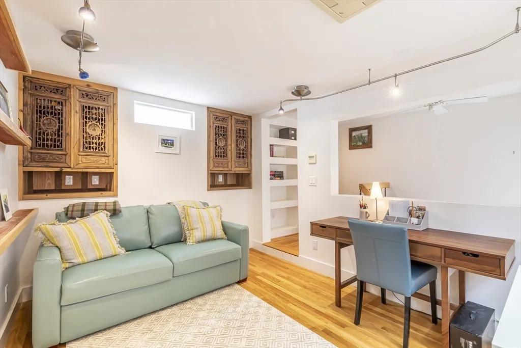 54 Trowbridge St, Mid-Cambridge