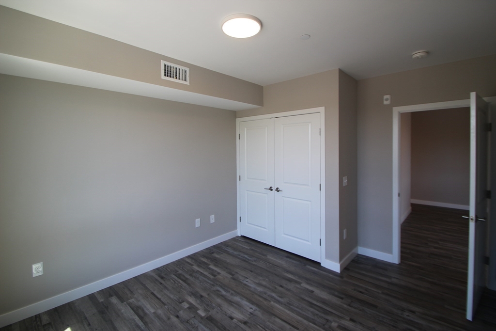 629 Washington St, Whitman