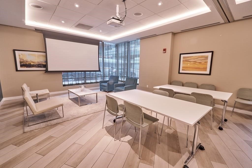 80 Fenwood, Longwood