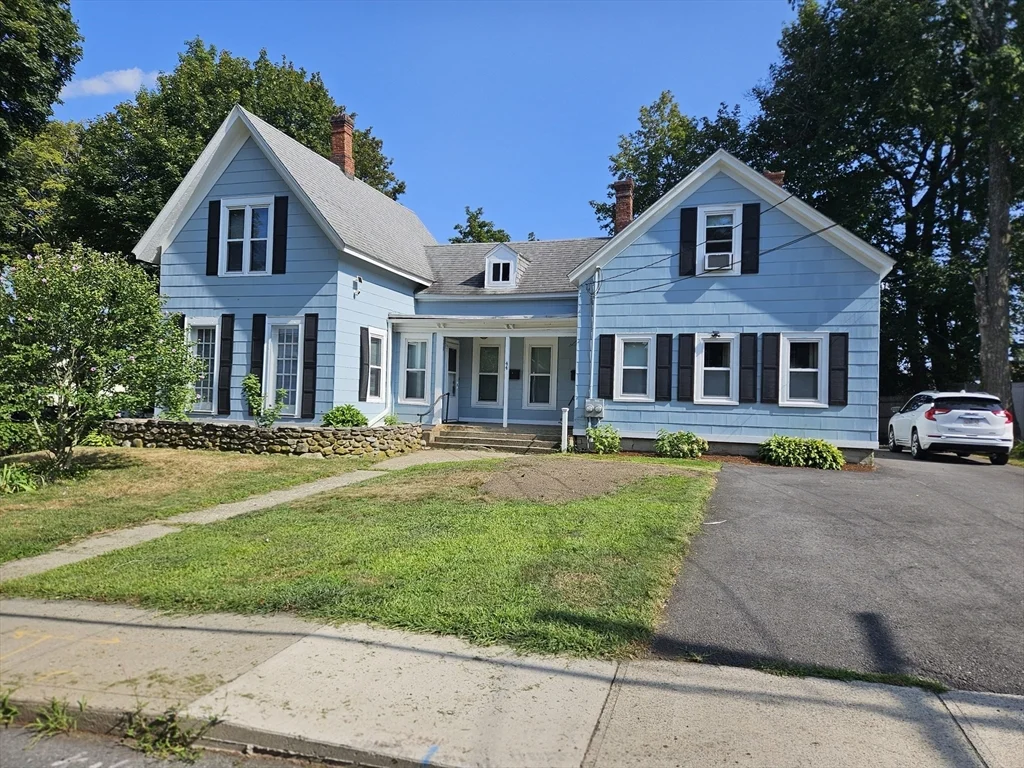 44 Chestnut St, Marlborough