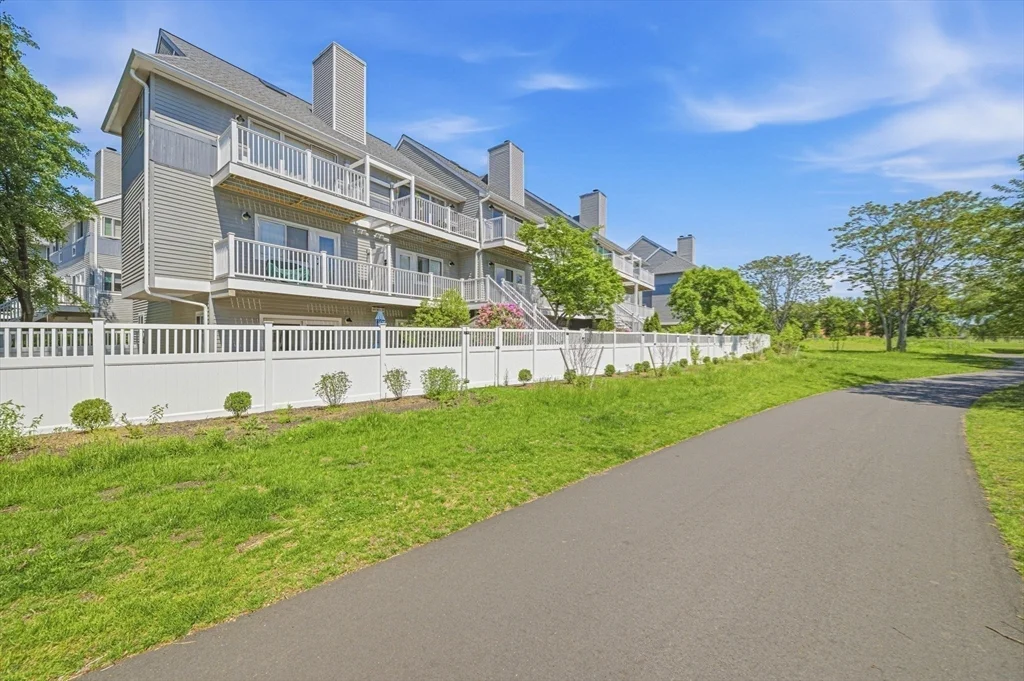 20 Ship Ave, Glenwood