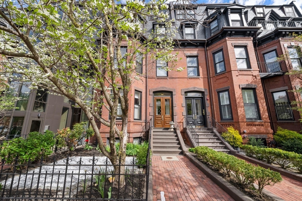 351 Marlborough St, Back Bay