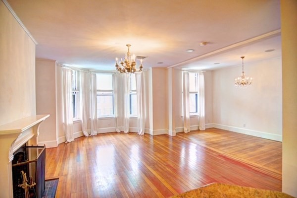 238 Marlborough St, Back Bay