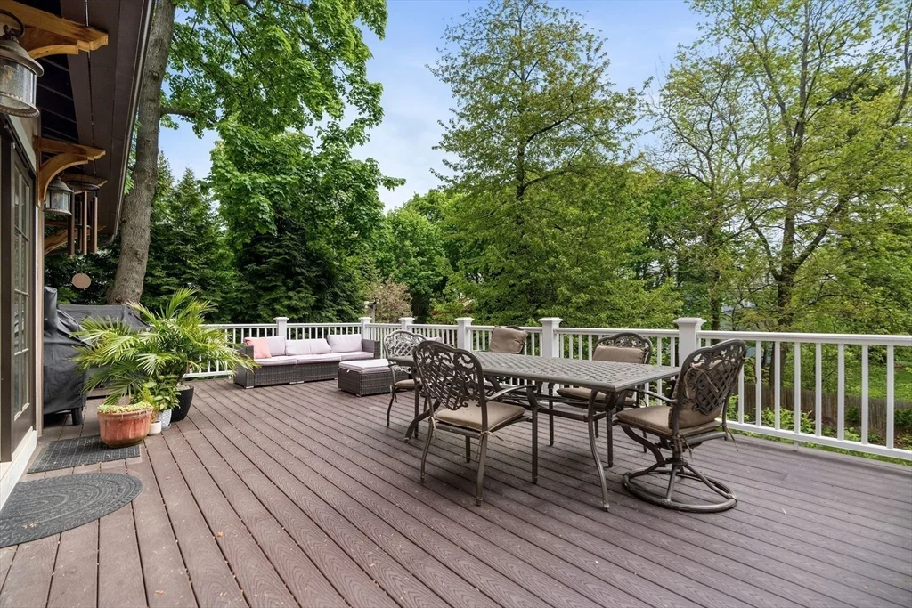 21 Clover St, Belmont