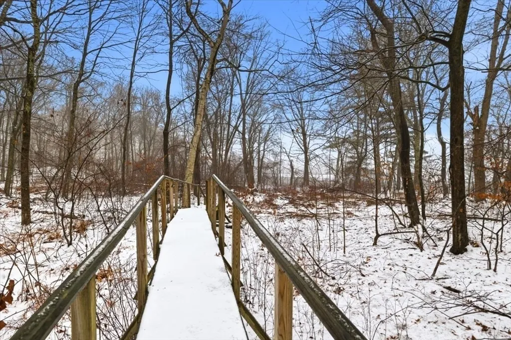 22 Kruger Rd, Hopkinton