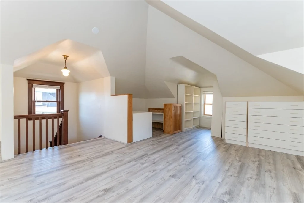 81 Cushing Ave, Belmont