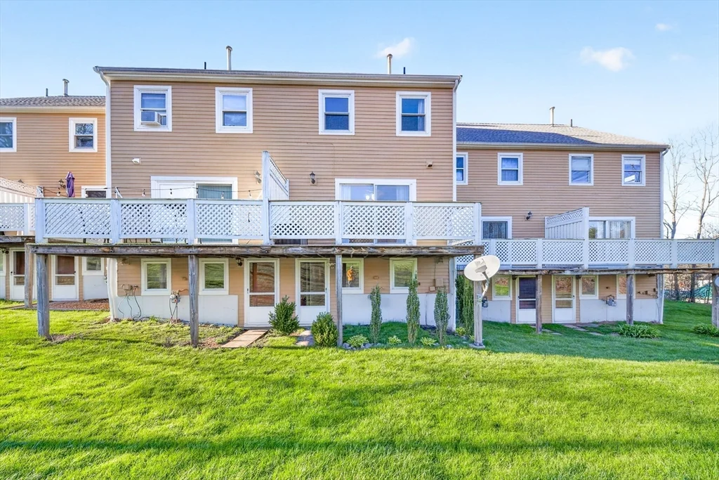 82 Camelot Dr, Worcester