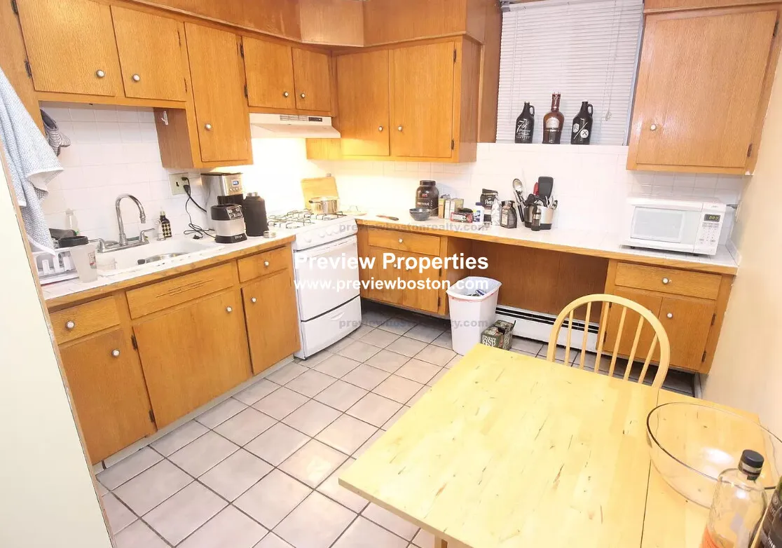 9 Braemore Rd, Brighton