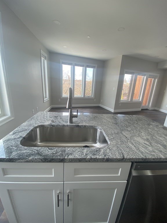 734 South St, Roslindale