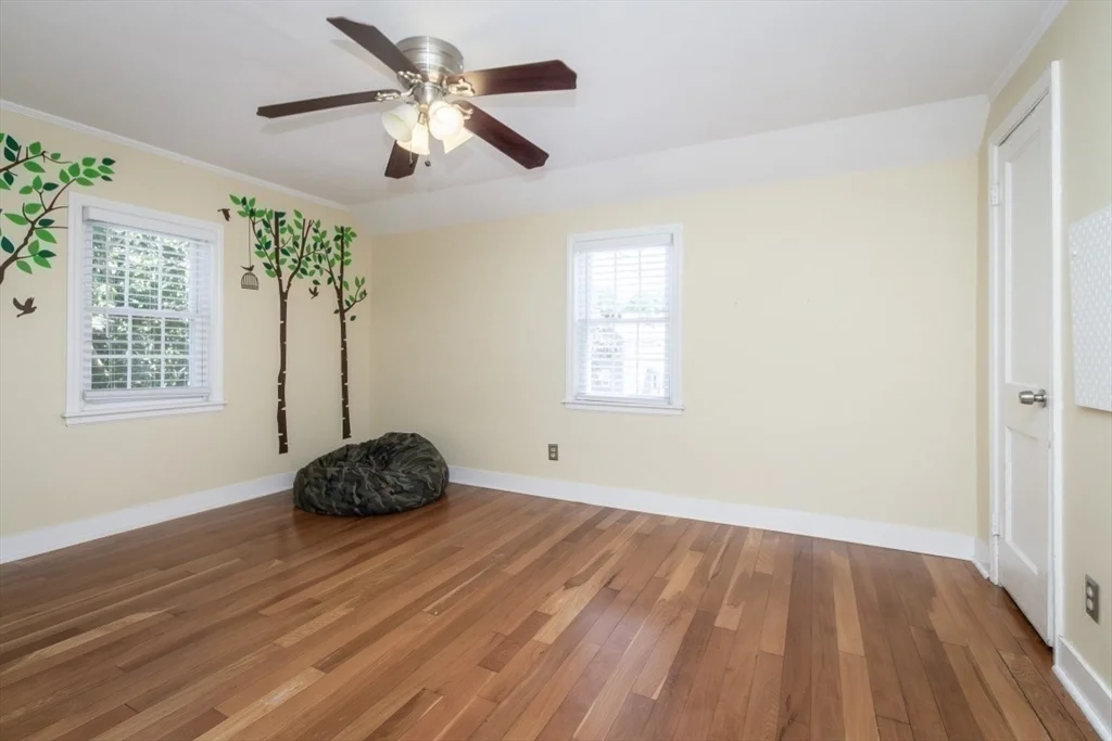 32 Hamilton Rd, Wakefield